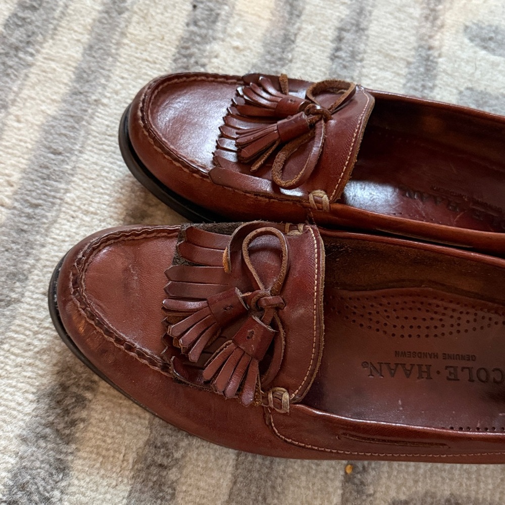 Vintage Cole Haan tassel leather loafers